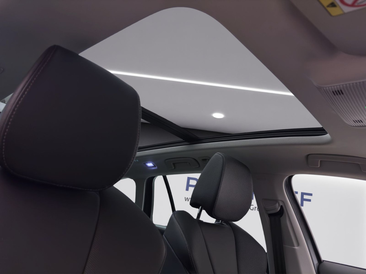 Thumb 17: Škoda Octavia Combi 2.0 TDI DSG TOUR STDHZG PANO 360° HuD