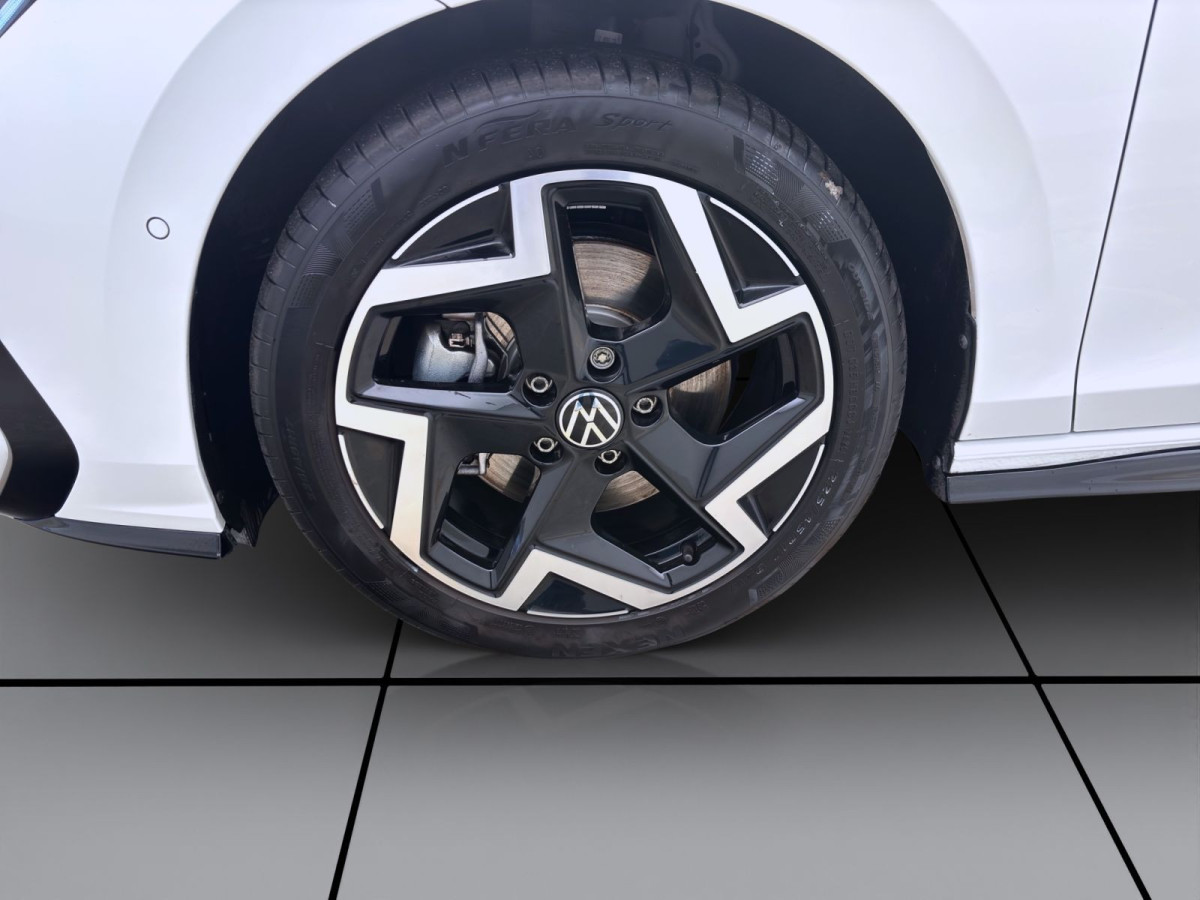 Thumb 8: Volkswagen Golf Variant 2.0 TDI DSG R-LINE AHK KAMERA NAVI LED