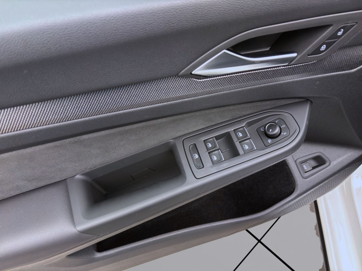 Thumb 10: Volkswagen Golf Variant 2.0 TDI DSG R-LINE AHK KAMERA NAVI LED