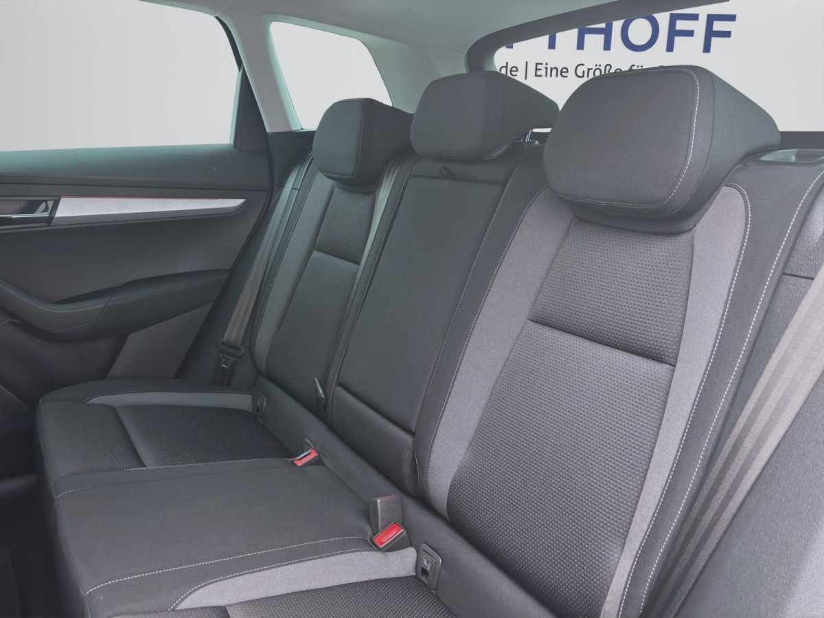 Thumb 15: Škoda Karoq 2.0 TDI DSG TOUR AHK NAVI KAMERA SITZHZG