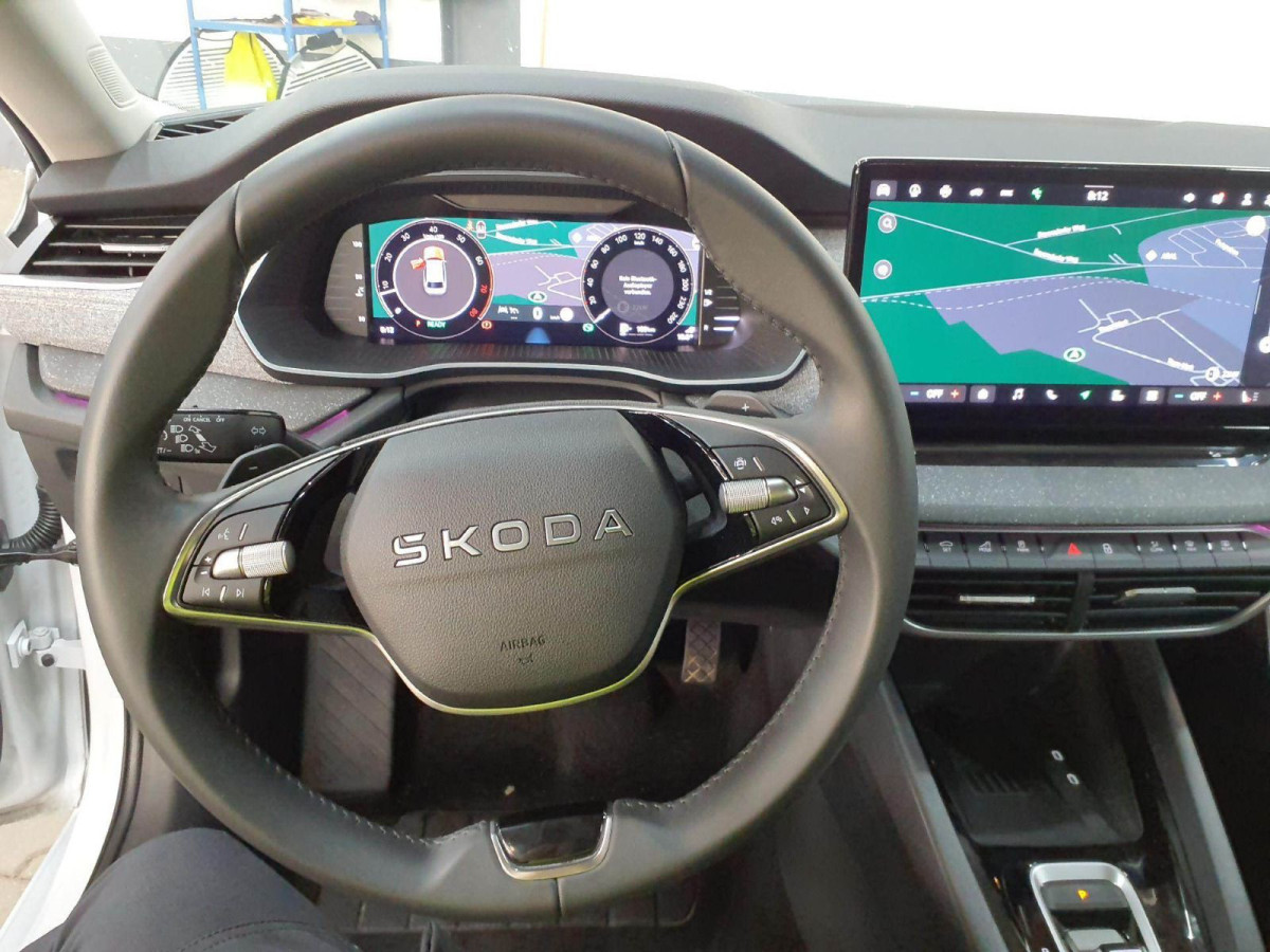 Thumb 3: Škoda Octavia Combi 1.5 TSI mHEV DSG SELECTION NAVI SITZHZG PDC