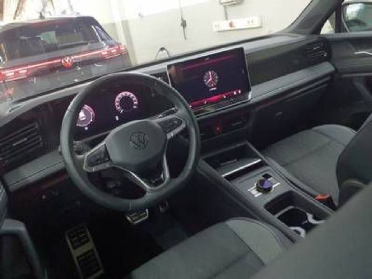 Thumb 3: Volkswagen Tiguan 2.0 TDI DSG GOAL NAVI KAMERA AHK HuD
