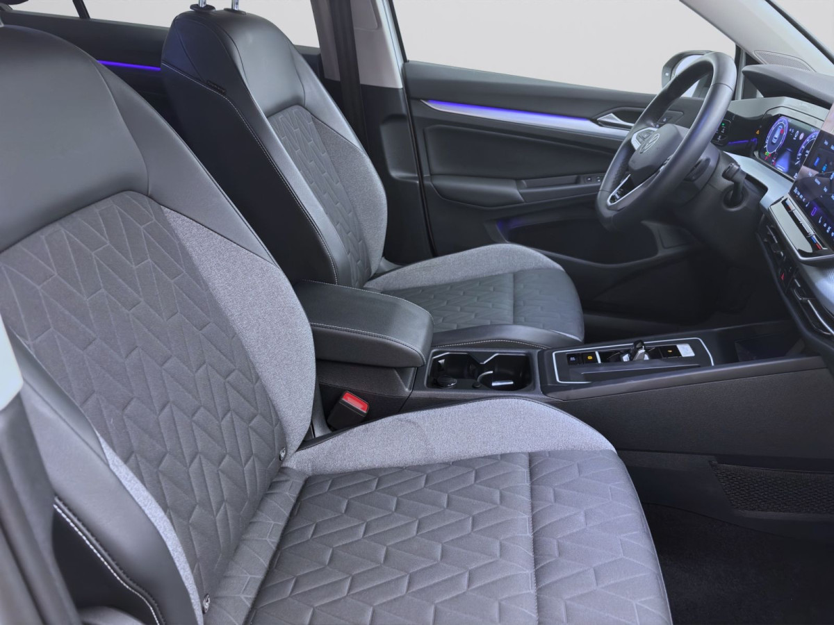 Thumb 16: Volkswagen Golf 1.5 eTSI DSG ENERGY AHK KAMERA NAVI PDC