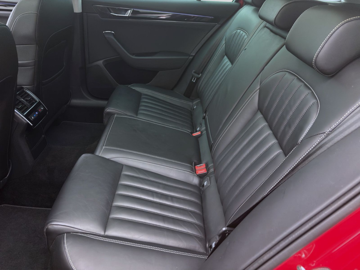 Thumb 15: Škoda Superb Combi 2.0 TSI DSG L&K PANO AHK NAVI CANTON