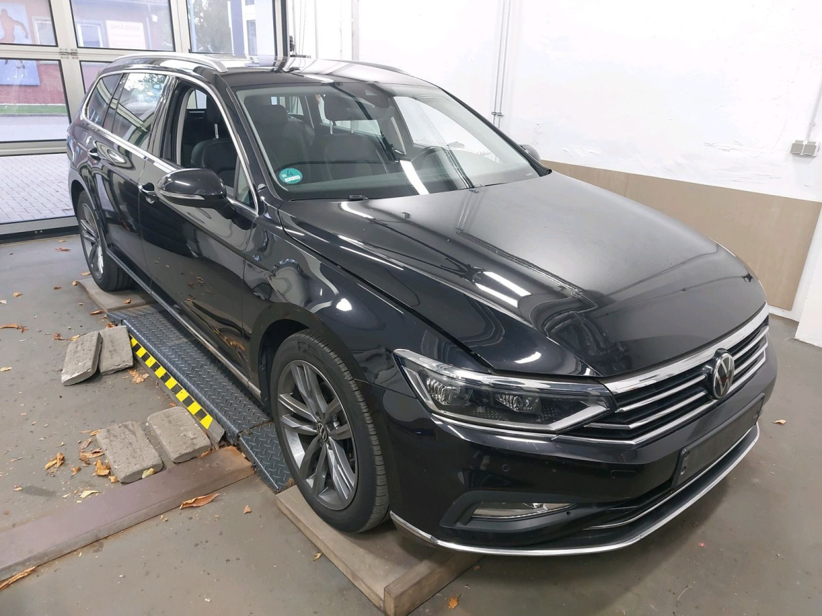 Thumb 2: Volkswagen Passat Variant 2.0 TDI DSG ELEGANCE NAVI KAMERA AHK SITZHZG