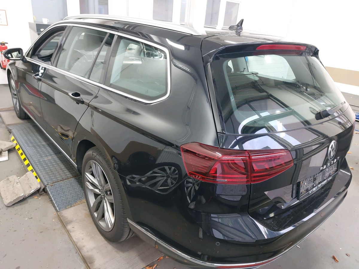 Thumb 3: Volkswagen Passat Variant 2.0 TDI DSG ELEGANCE NAVI KAMERA AHK SITZHZG