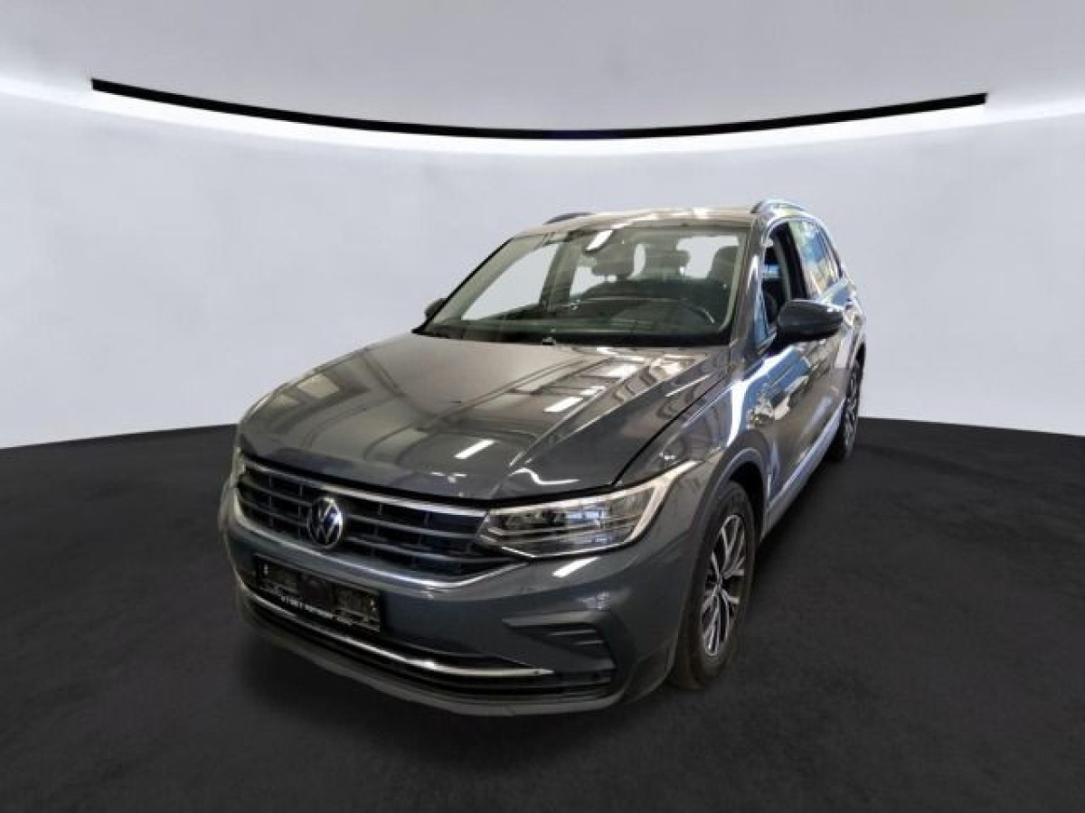 Thumb 1: Volkswagen Tiguan 2.0 TDI DSG LIFE AHK NAVI KAMERA PDC