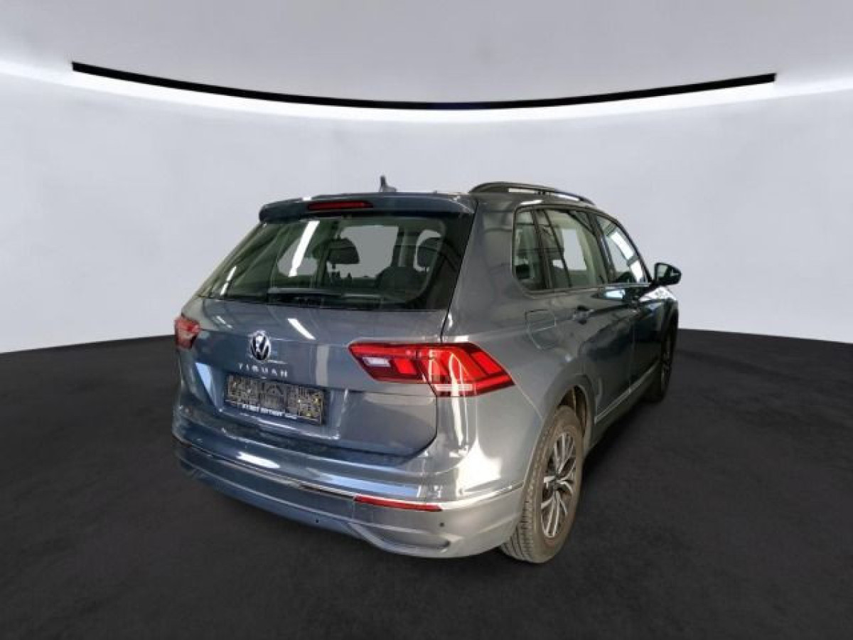 Thumb 2: Volkswagen Tiguan 2.0 TDI DSG LIFE AHK NAVI KAMERA PDC