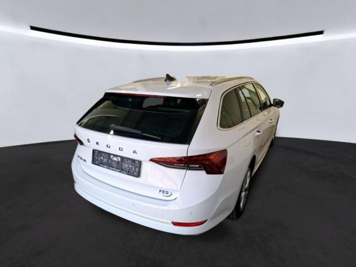 Thumb 2: Škoda Octavia Combi 2.0 TDI DSG STYLE AHK NAVI HuD SITZHZG