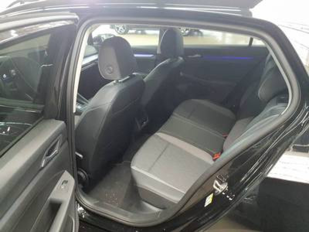 Thumb 4: Volkswagen Golf 1.5 eTSI DSG ENERGY AHK KAMERA NAVI IQ.LIGHT