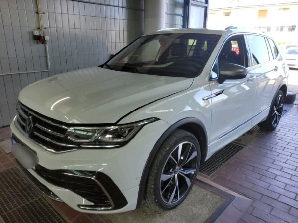 Thumb 1: Volkswagen Tiguan Allspace 2.0 TDI DSG 4M R-LINE STDHZG PANO AHK NAVI