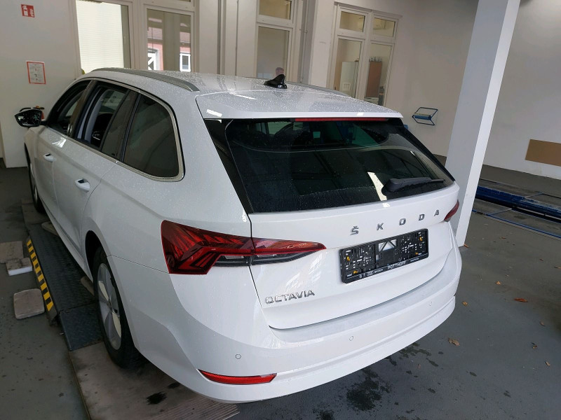 Bild 3: Škoda Octavia Combi 2.0 TDI STYLE NAVI SITZHZG KAMERA HuD