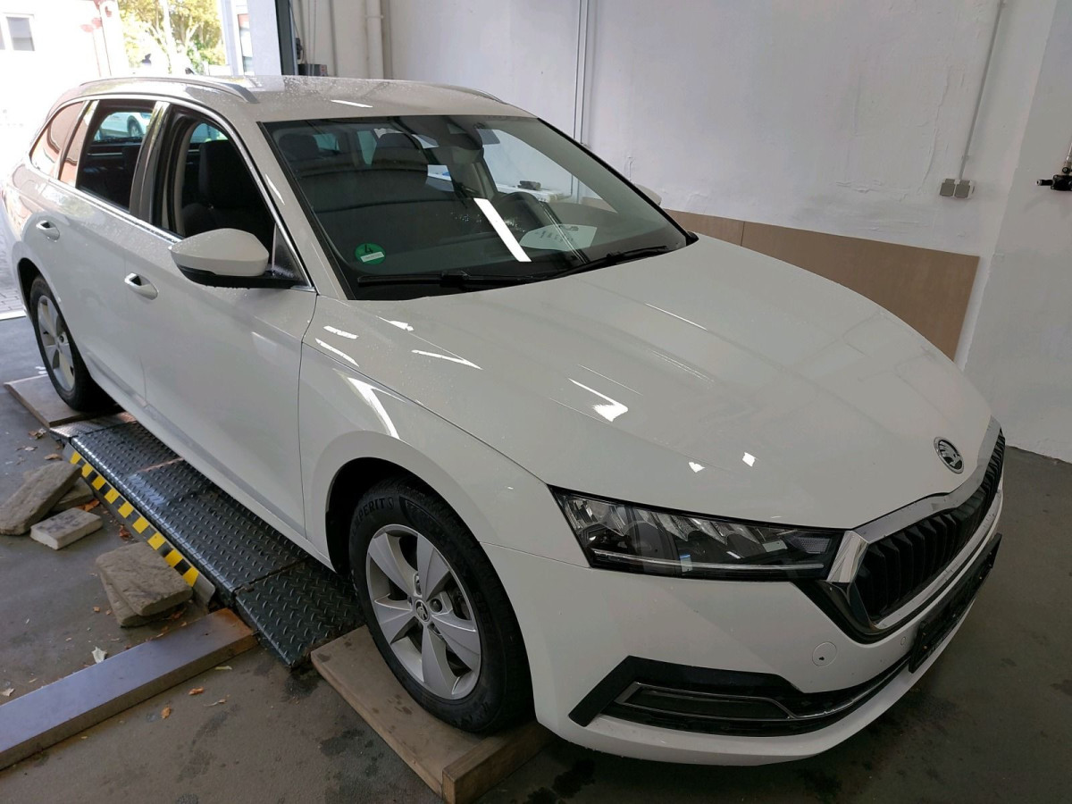 Thumb 2: Škoda Octavia Combi 2.0 TDI STYLE NAVI SITZHZG KAMERA HuD
