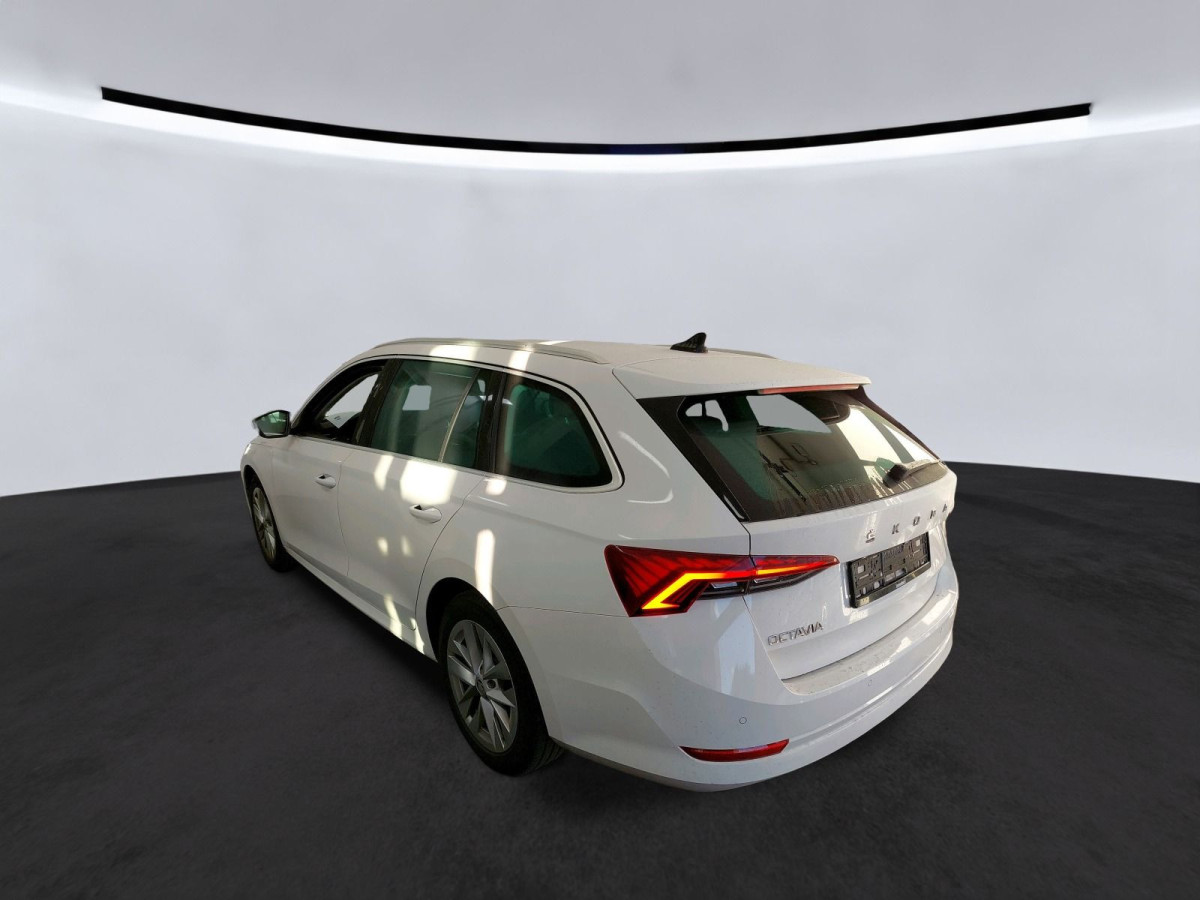 Thumb 3: Škoda Octavia Combi 2.0 TDI DSG STYLE NAVI SITZHZG KAMERA HuD