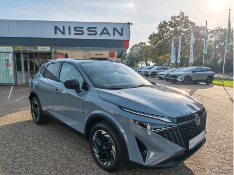 Automodell: Qashqai in der Farbe grau