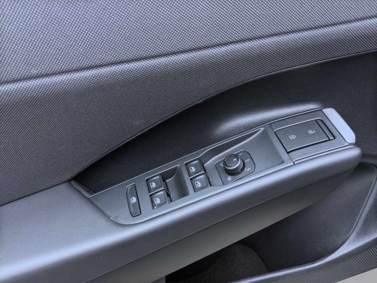 Thumb 10: Volkswagen T-Roc 1.5 eTSI DSG LIFE NAVI KAMERA KLIMA SHZG
