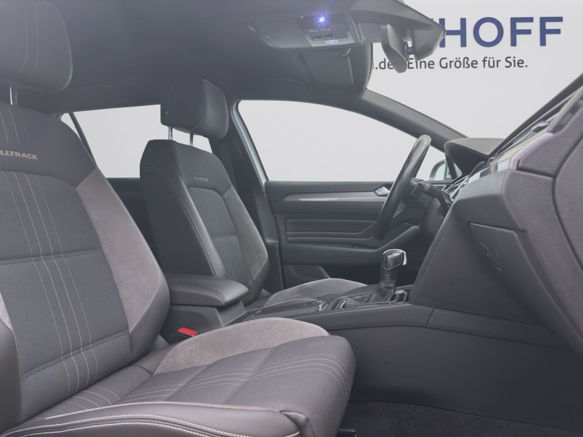 Thumb 16: Volkswagen Passat Variant 2.0 TDI DSG 4M ALLTRACK NAVI KAMERA SITZHZG AHK