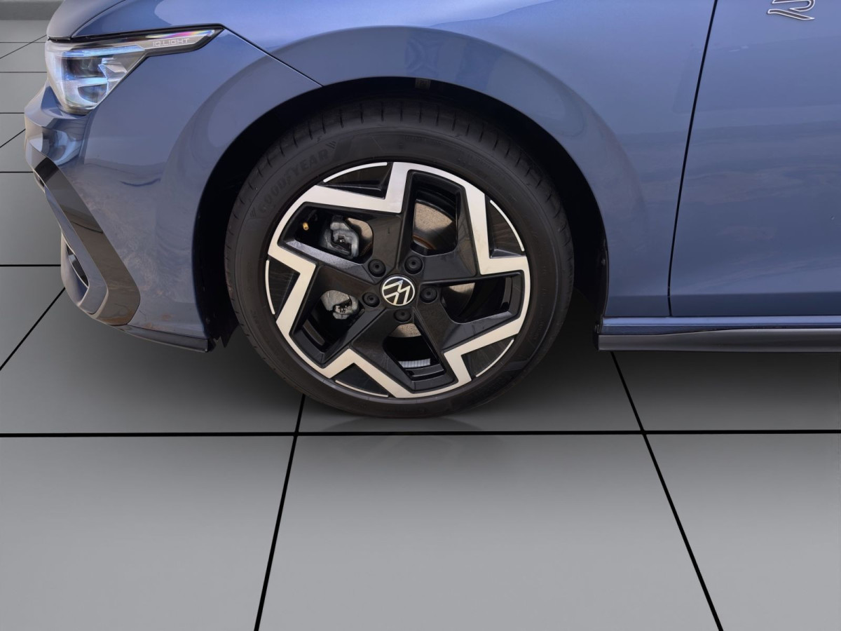 Thumb 8: Volkswagen Golf 1.5 TSI R-LINE AHK NAVI IQ.LIGHT KAMERA