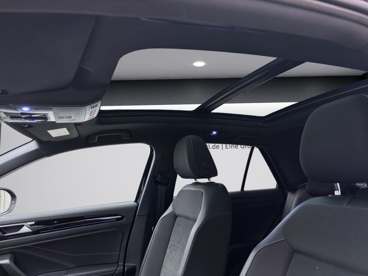 Thumb 17: Volkswagen T-Roc 1.5 TSI DSG R-LINE PANO NAVI KAMERA IQ.LIGHT