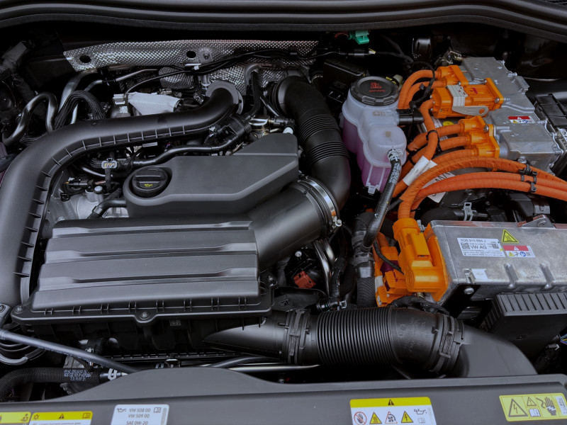 Bild 18: Volkswagen Tayron 1.5 TSI eHybrid DSG R-LINE AHK KAMERA SITZHZG LED+
