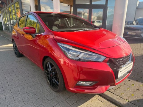Automodell: Micra in der Farbe rot