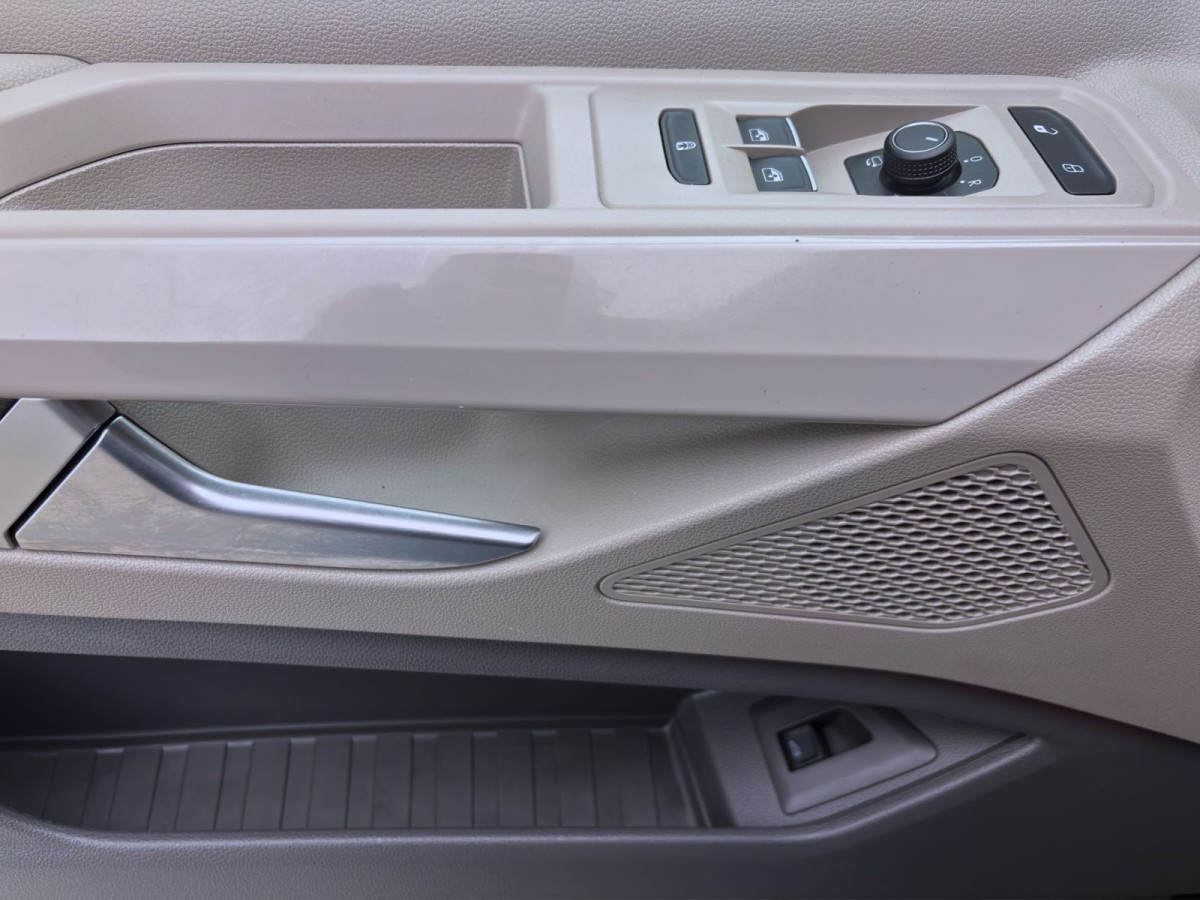 Thumb 9: Volkswagen T7 Multivan 2.0 TDI DSG STYLE LR MATRIX NAVI ACC AHK