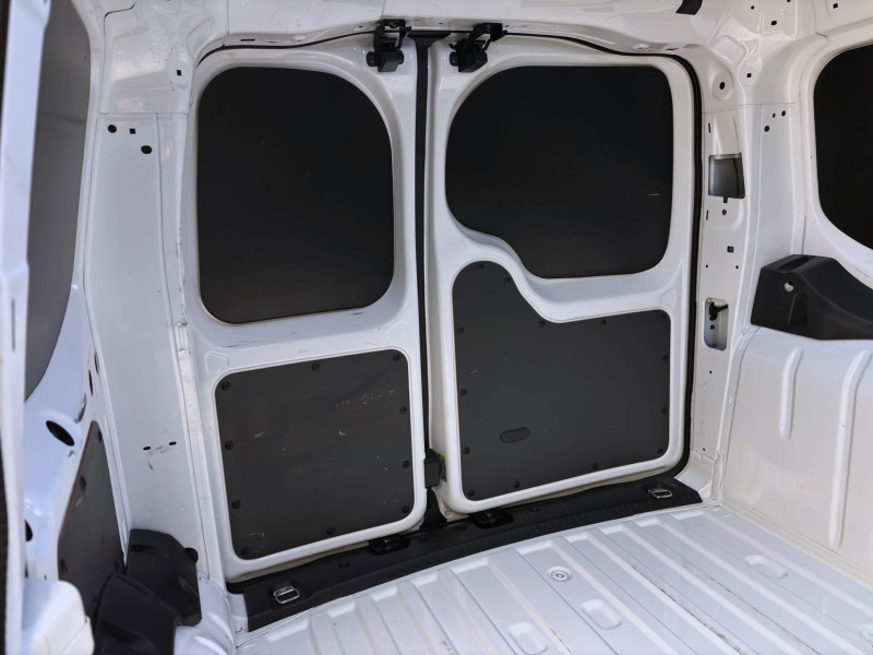 Bild 16: Volkswagen Caddy Cargo 2.0 TDI SITZHZG PDC DAB+ GANZJR