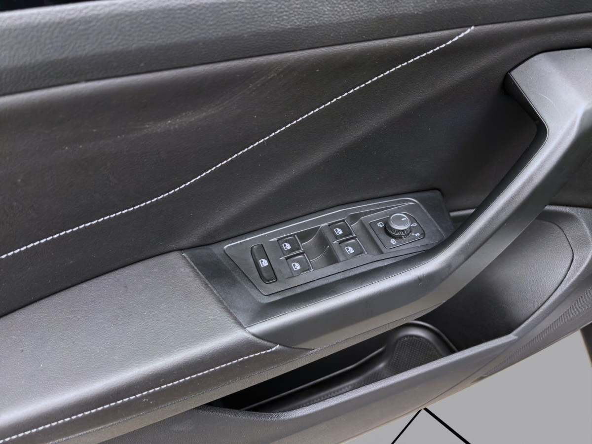 Thumb 10: Volkswagen T-Roc 1.0 TSI R-LINE AHK KAMERA NAVI LED+