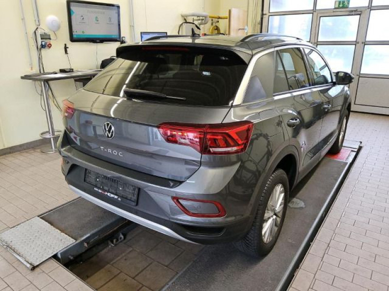 Bild 2: Volkswagen T-Roc 1.0 TSI LIFE NAVI PDC SITZHZG LED