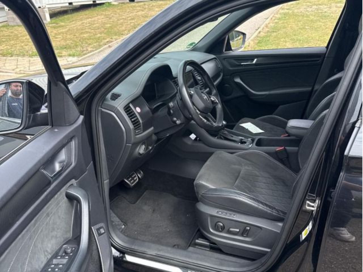 Thumb 4: Škoda Kodiaq 2.0 TDI DSG 4x4 SPORTLINE STDHZG AHK NAVI MATRIX