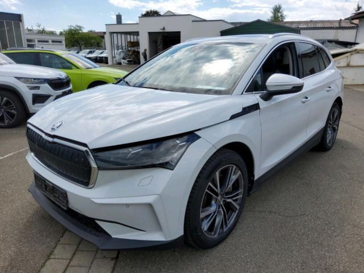 Thumb 1: Škoda Enyaq 80 LOFT PANO AHK NAVI KAMERA MATRIX