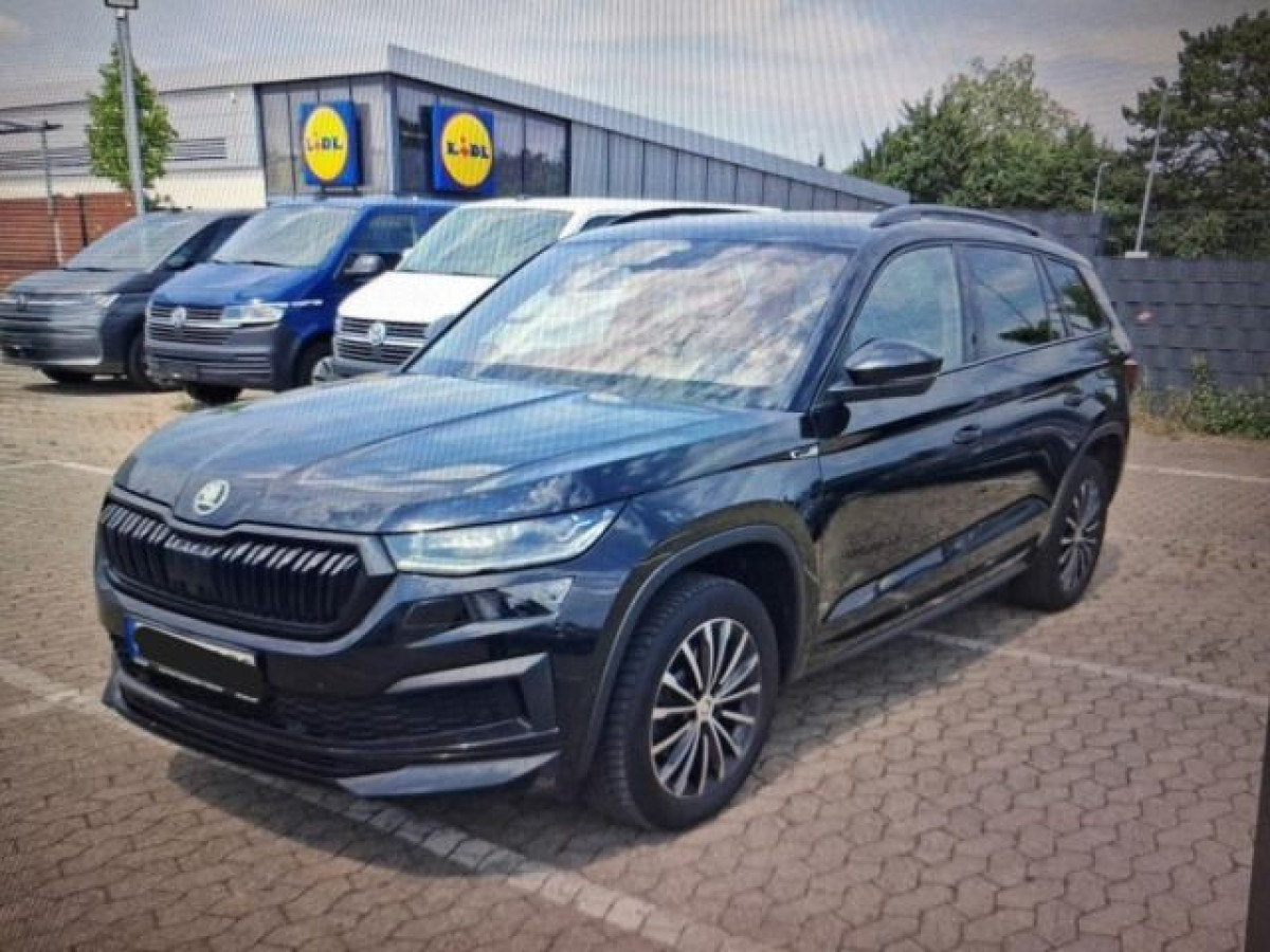 Thumb 1: Škoda Kodiaq 2.0 TDI DSG 4x4 SPORTLINE STDHZG NAVI AHK PANO