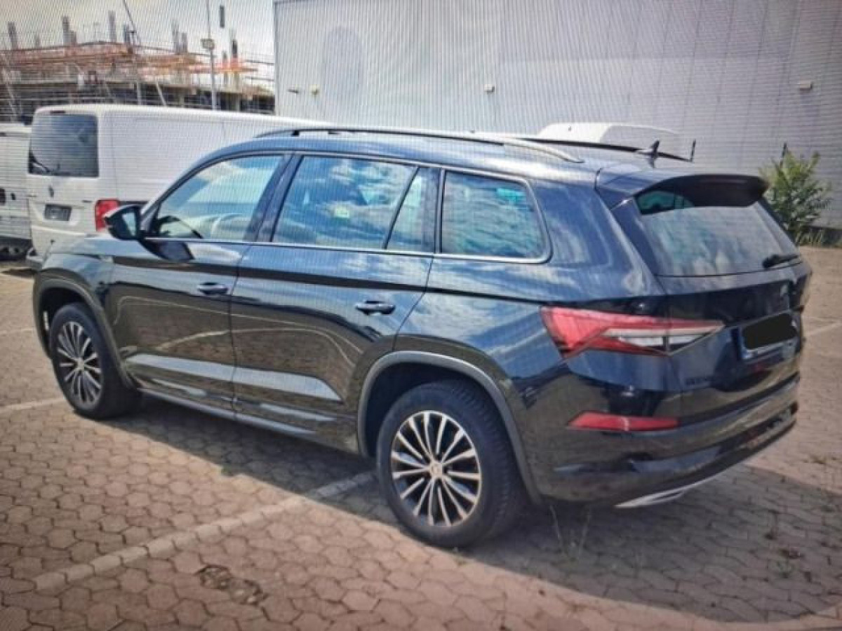 Thumb 2: Škoda Kodiaq 2.0 TDI DSG 4x4 SPORTLINE STDHZG NAVI AHK PANO