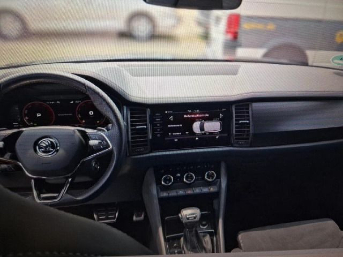 Thumb 3: Škoda Kodiaq 2.0 TDI DSG 4x4 SPORTLINE STDHZG NAVI AHK PANO