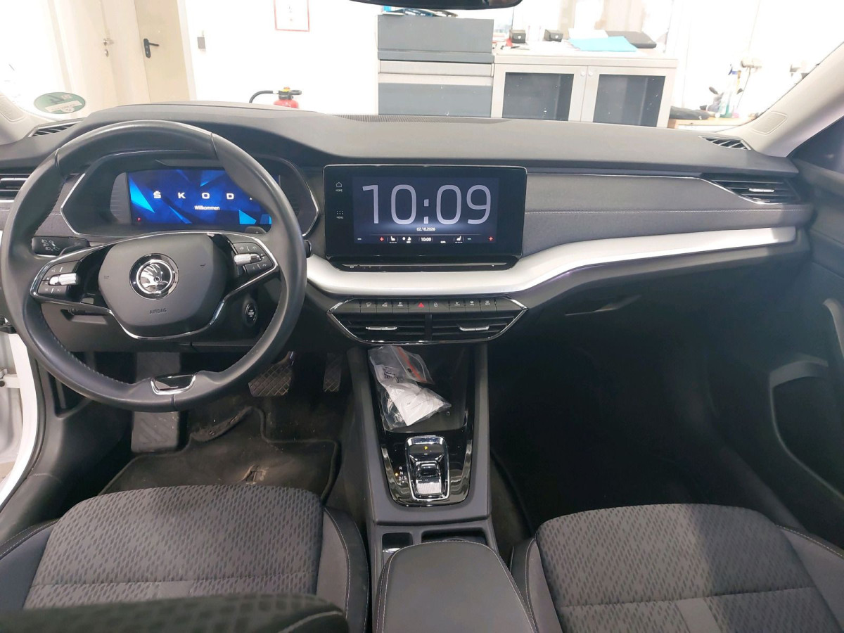 Thumb 3: Škoda Octavia Combi 2.0 TDI DSG STYLE AHK NAVI KAMERA HuD