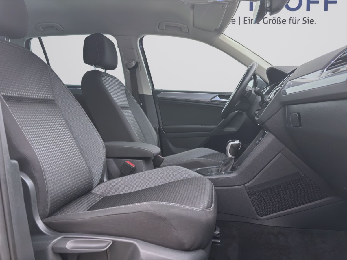 Thumb 16: Volkswagen Tiguan 2.0 TDI DSG ACTIVE AHK NAVI ACC MATRIX