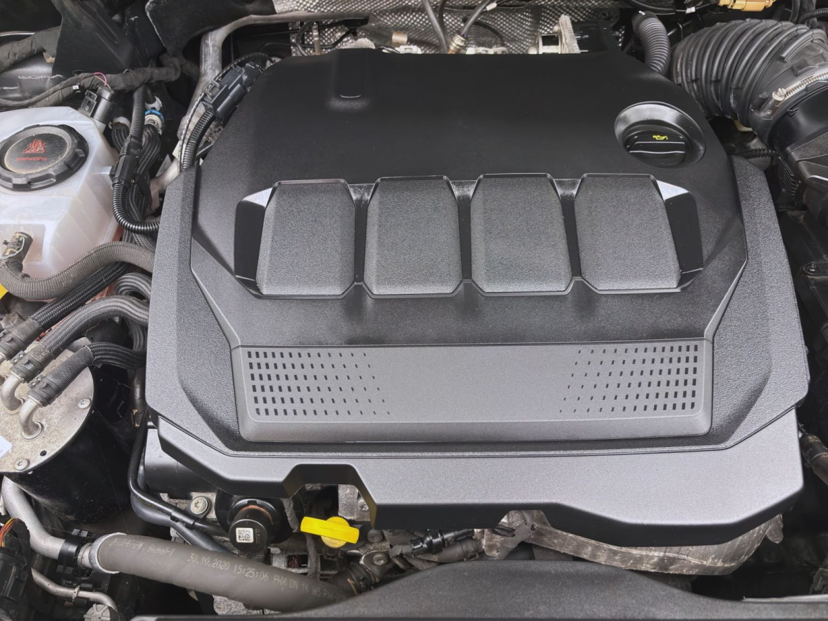 Thumb 17: Volkswagen Tiguan 2.0 TDI DSG ACTIVE AHK NAVI ACC MATRIX