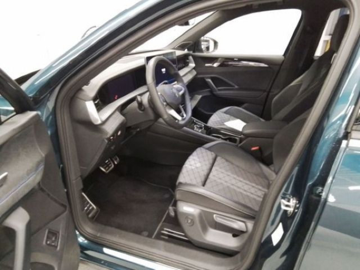 Thumb 3: Volkswagen Tayron 1.5 eHybrid R-LINE NAVI AHK PANO KAMERA