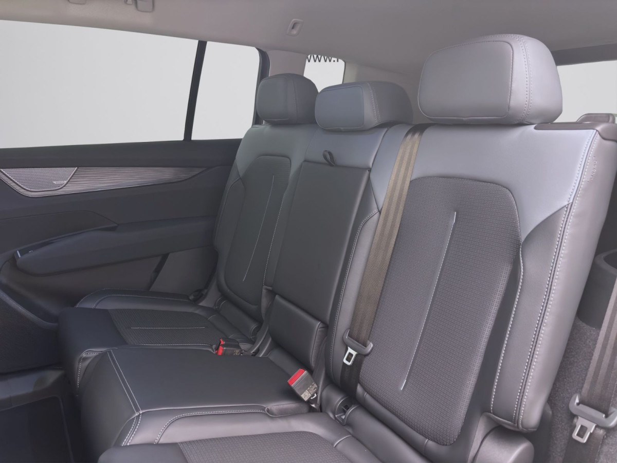 Thumb 14: Škoda PEAQ 90 SELECTION AHK NAV HEAD-UP pACC DCC 360° 20" SONOS