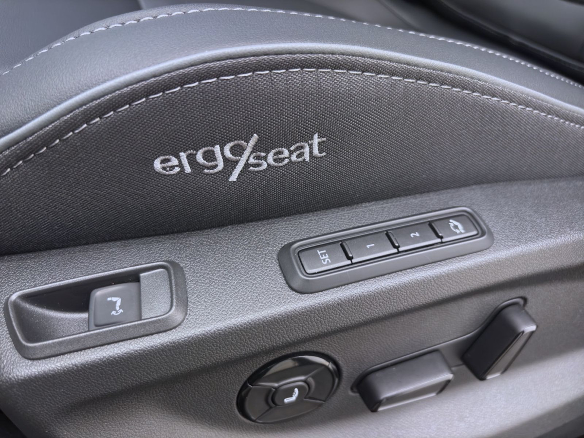 Thumb 17: Škoda PEAQ 90 SELECTION AHK NAV HEAD-UP pACC DCC 360° 20" SONOS