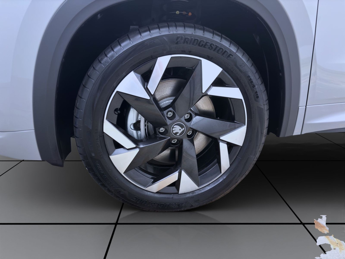 Thumb 8: Škoda KODIAQ iV SPORTLINE NAV+ HEAD-UP KAM pACC 19" DCC MATRIX
