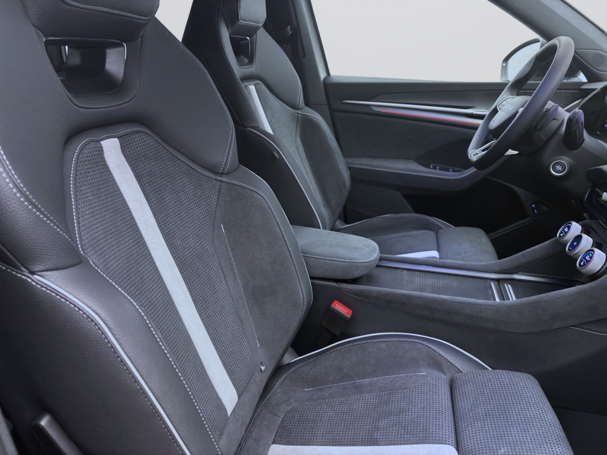 Thumb 16: Škoda KODIAQ iV SPORTLINE NAV+ HEAD-UP KAM pACC 19" DCC MATRIX