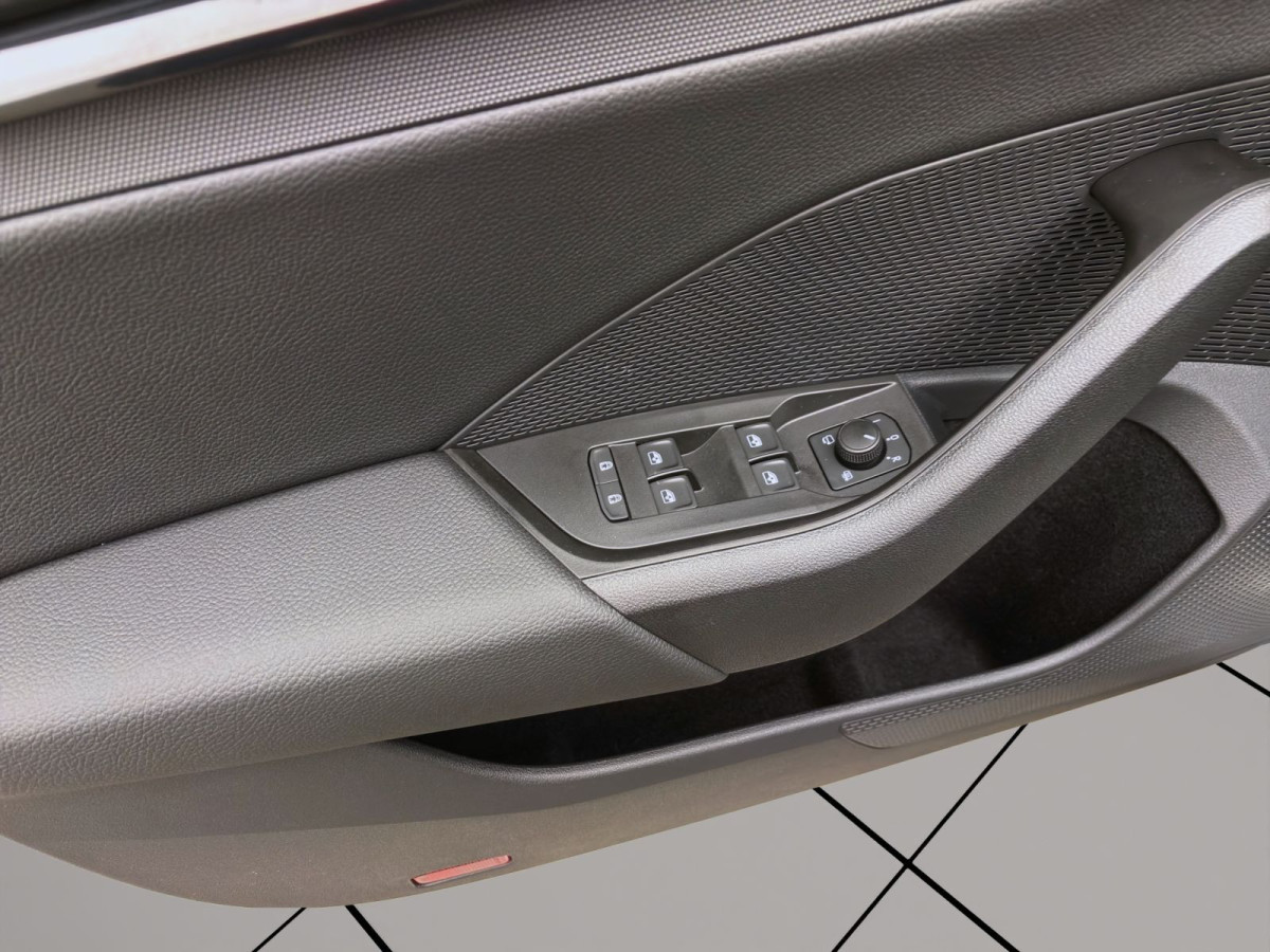 Thumb 10: Škoda OCTAVIA COMBI SPORTLINE AHK NAV+ ASSISTENZ+ WINTER+ LICHT&SICHT+