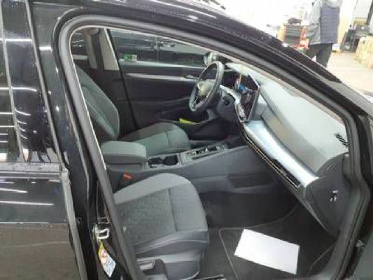 Thumb 3: Volkswagen Golf 2.0 TDI DSG ENERGY NAVI AHK KAMERA SITZHZG