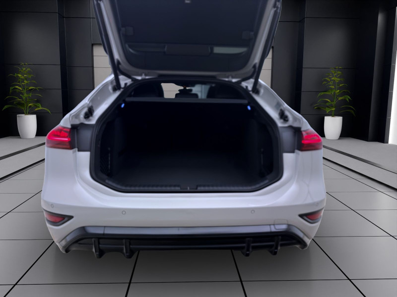 Bild 4: Audi A6 Sportback e-tron performance 270 kW AHK HuD 360°