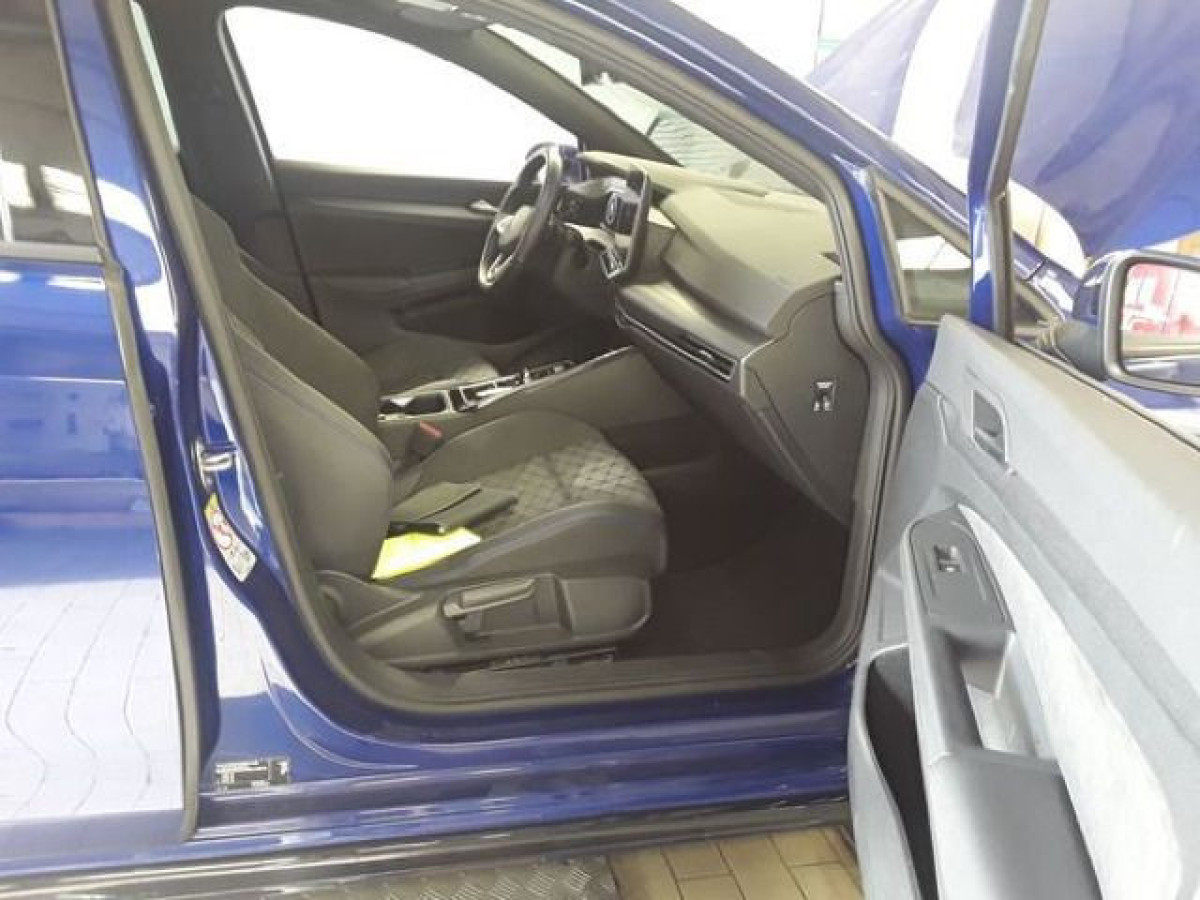Thumb 3: Volkswagen Golf 1.5 eTSI DSG R-LINE NAVI KAMERA SITZHZG