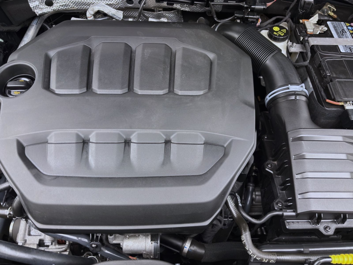 Thumb 17: Volkswagen Golf 2.0 TSI DSG R-LINE NAVI KAMERA SITZHZG PDC