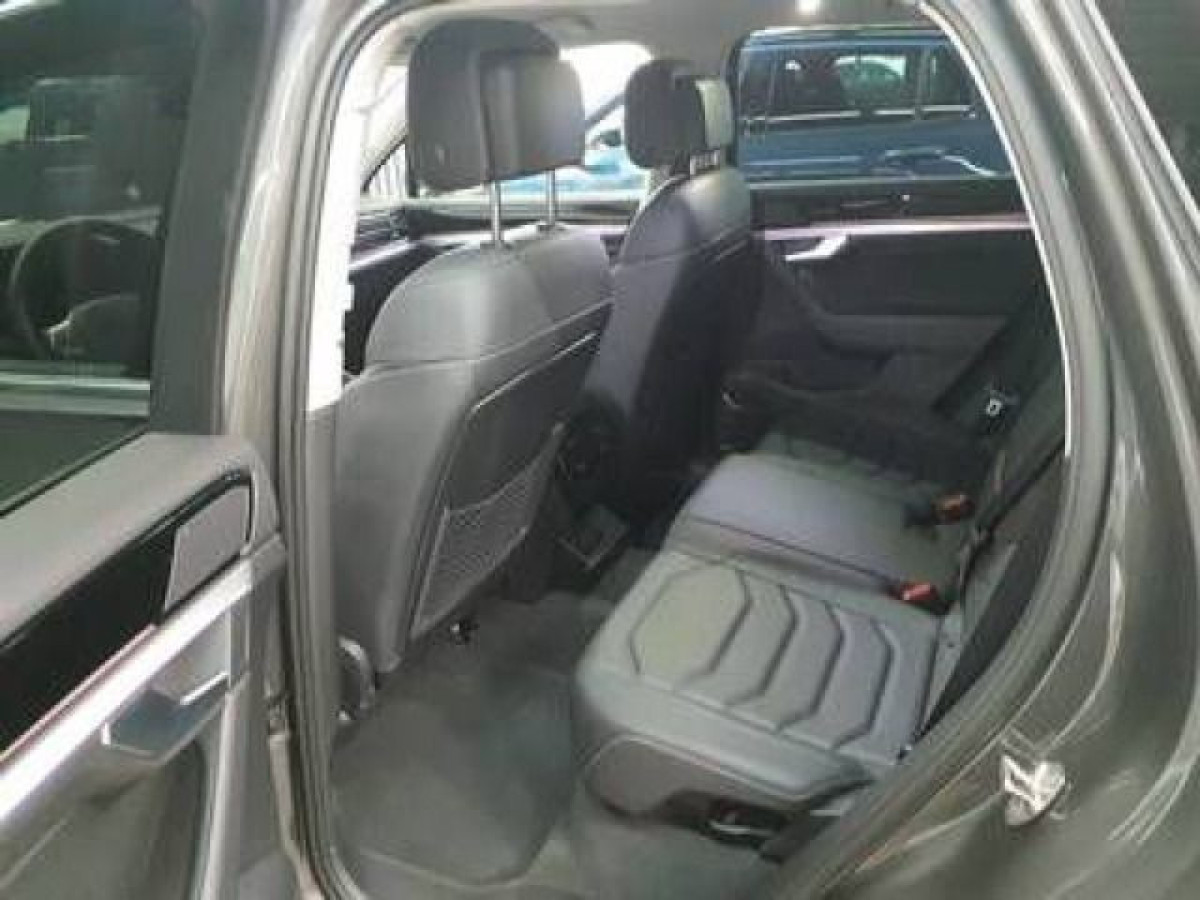 Thumb 4: Volkswagen Touareg 3.0 TDI DSG 4M ELEGANCE FINAL EDITION AHK