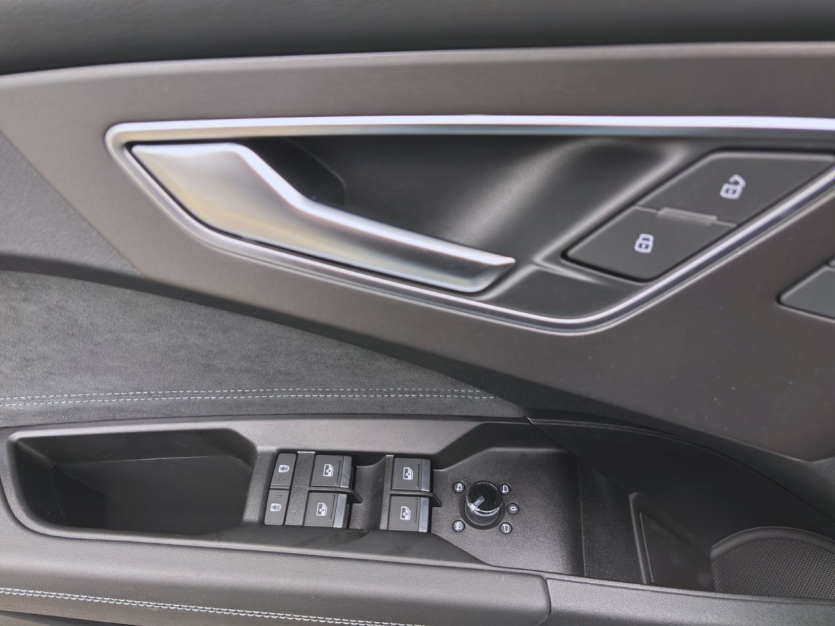 Thumb 10: Audi Q4 Sportback e-tron PERFORMANCE S LINE PANO AHK STDHZG