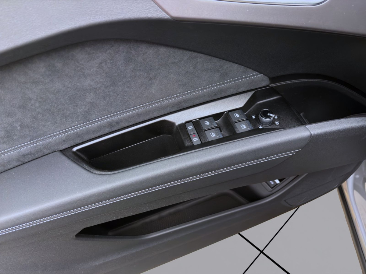 Thumb 9: Audi Q4 SUV e-tron Q S LINE AHK PANO 360* SONOS STDHZG